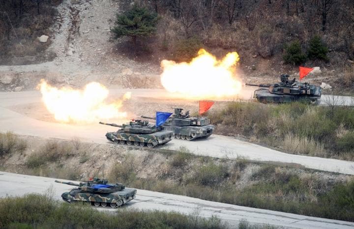 米韓合同軍事演習の開始が２日間延期され、１８日から２８日までの日程に変更された。写真は2017年４月の合同軍事演習のもの（ロイター／Kim Hong-Ji）