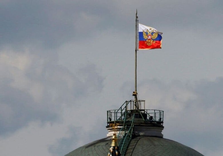 ロシアの首都モスクワ中心部のクレムリンに対するドローン（無人機）攻撃について、米国のドローン専門家はドローンは国外から飛来したのではなく、ロシア国内で発射された公算が大きいとの見方を示している。写真は5月4日、ドローンによる攻撃の跡が残るクレムリンの屋根（2023年　ロイター）