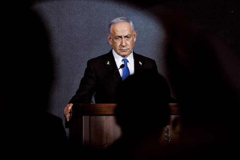 前例のない危機に直面しながらも、ネタニヤフは来年後半の総選挙を見据えて動いている　RONEN ZVULUNｰPOOLｰREUTERS