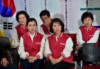 与党セヌリ党大敗、韓国総選挙は朴政権への不信任に終わる