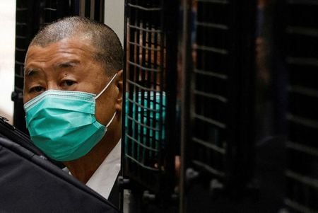 中国政府に批判的な論調で知られた香港紙・蘋果日報（リンゴ日報＝廃刊）創業者で、香港国家安全維持法（国安法）違反罪などで有罪判決を受けた黎智英（ジミー・ライ）氏（７８）は、上訴しない意向だと、同氏の弁護士が６日、明らかにした。写真は黎智英氏。香港で２１年２月撮影。（2026年 ロイター/Tyrone Siu/File Photo）