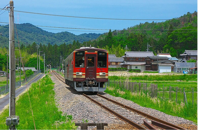ローカル線の存廃問題解決の一助に（写真はイメージです）　MASAHIKO NARAGAKI-iStock