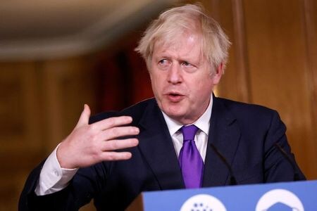 １２月７日、ザ・サン紙は欧州連合（ＥＵ）が態度を変えなければジョンソン英首相（写真）は交渉離脱の用意があると報じた。ロンドンで２日代表撮影（２０２０年　ロイター）
