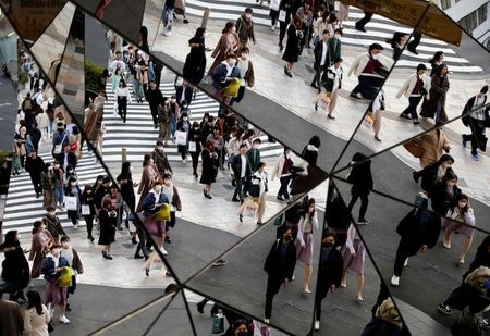 　４月６日、ＮＨＫは東京都の関係者の話として、都内で新たに１００人程度が新型コロナウイルスに感染していることが確認されたと報じた。写真は都内で３月撮影（２０２０年　ロイター／Issei Kato）