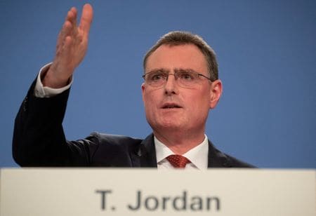 スイス国立銀行（中央銀行）のジョルダン総裁は１５日、現在の金融政策は国内のインフレに取り組むには過度に緩和的と述べ、追加利上げを強く示唆した。６月１６日撮影（２０２２年　ロイター/Arnd Wiegmann）