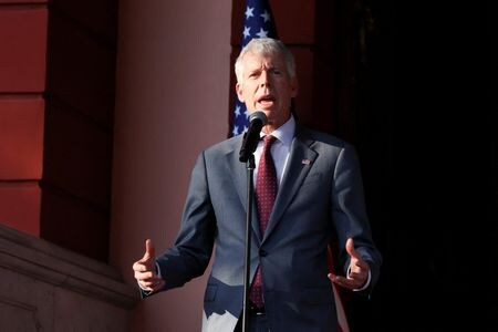 写真はライト米エネルギー長官。ベネズエラ・カラカスで11日撮影。REUTERS/Leonardo Fernandez Viloria