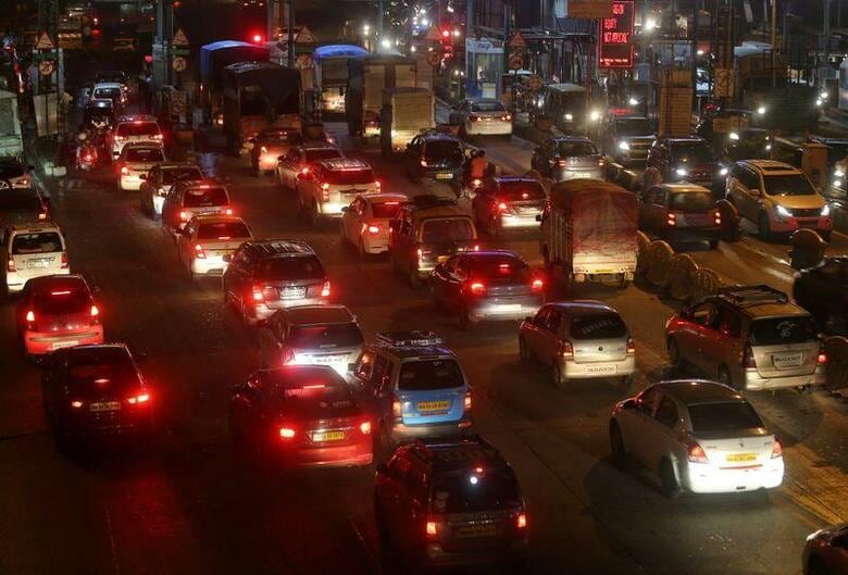 外国の主要自動車メーカーがインド市場に対して持っていた成長期待が、急速に色あせつつある。ムンバイで2019年8月撮影（2021年　ロイター/Francis Mascarenhas）