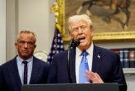 トランプ氏、英国産ウイスキーへの関税を撤廃　「国王夫妻に敬意」