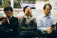他人を信用できない「ROM専」日本人のせいで経済が伸びない？