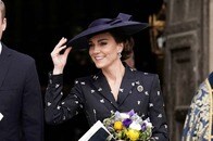 お気に入り「アーデム」で義理の母を彷彿させた、キャサリン妃のファッション美学