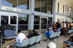 イエメンのフーシ派がアデン空港攻撃、事前に退避警告＝政府当局者