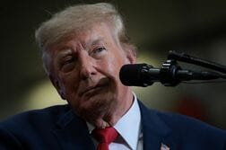 トランプ氏、カナダ関税紛争「近く解決」と主張　国境州の集会で