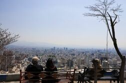 イラン、鉄鋼製品輸出を5月末まで停止　攻撃で施設損傷