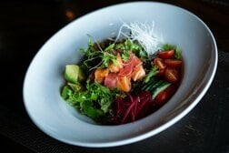 高齢者のうつ症状リスクを高める「ある食品」 7000人超の調査で判明