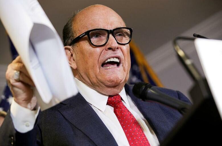 トランプ米大統領は、自身の顧問弁護士であるジュリアーニ元ニューヨーク市長（写真）が新型コロナウイルスに感染したと明らかにした。写真はワシントンで11月19日撮影（2020年　ロイター／Jonathan Ernst）