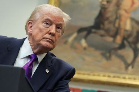 写真はトランプ米大統領。ホワイトハウスで2月12日撮影。REUTERS/Jonathan Ernst