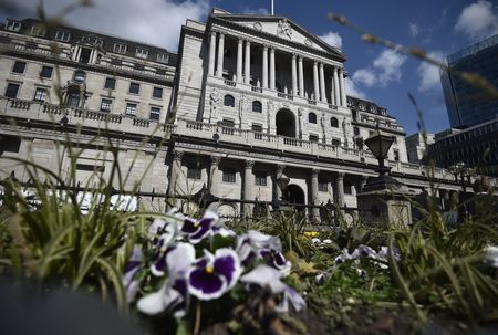 イングランド銀行（英中央銀行）のテンレイロ政策委員は２５日、インフレ高進により可処分所得が打撃を受けているため、英中銀は将来の利上げを検討する際に微妙なバランスを取る必要に迫られるだろうと述べた。２０１７年４月撮影（２０２２年　ロイター/Hannah McKay）