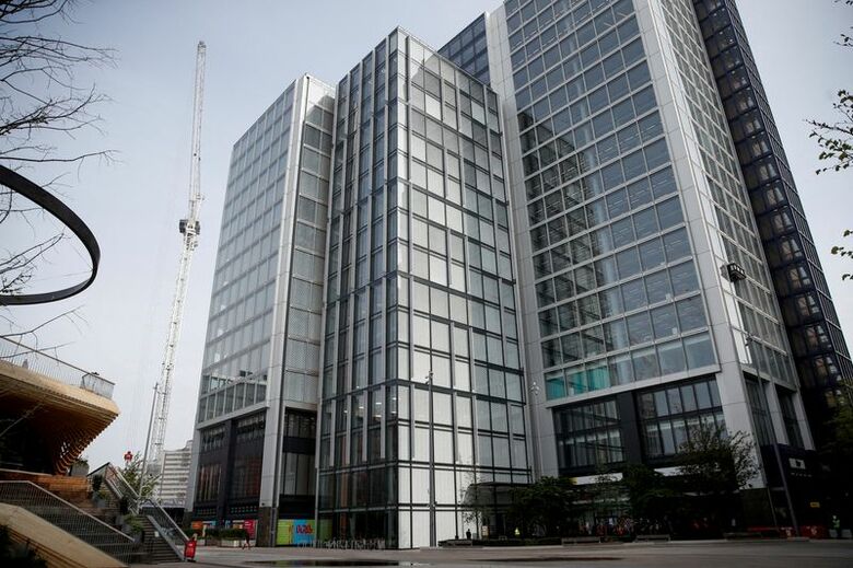 写真は英金融行為監督機構（ＦＣＡ）のオフィス。2022年5月、ロンドンで撮影。REUTERS/Peter Nicholls