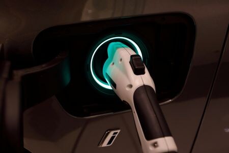 　３月１０日、タイのパオプーム財務副大臣はプラグインハイブリッド車（ＰＨＶ）の製造に税制優遇措置を導入する計画だと明らかにした。写真は２０１７年６月、タイのバンコクで撮影（２０２５年　ロイター/Jorge Silva）