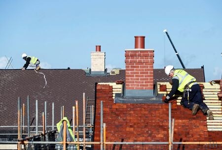 英エールズベリーの住宅地で2017年撮影 REUTERS/Eddie Keogh/File Photo