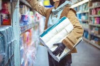 トイレットペーパー「転売屋」を豪スーパーが怒りの告発