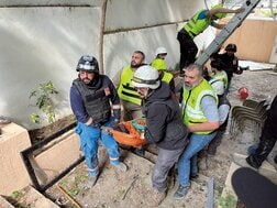 救急隊も標的に──イスラエル軍のレバノン空爆、現場で何が起きているのか