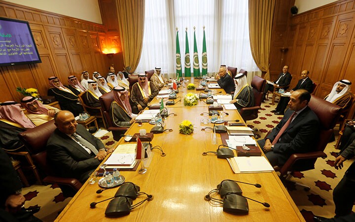 サウジアラビアとイランの対立を受けて緊急に開かれたアラブ外相会議（カイロ、11月19日）　Amr Abdallah Dalsh-REUTERS