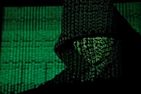 　５月１２日、世界の９９カ国・地域で、企業や病院、学校などに対する大規模なサイバー攻撃が発生し、１０万台以上のコンピューターが被害を受けた（２０１７年　ロイター/Kacper Pempel/Illustration）