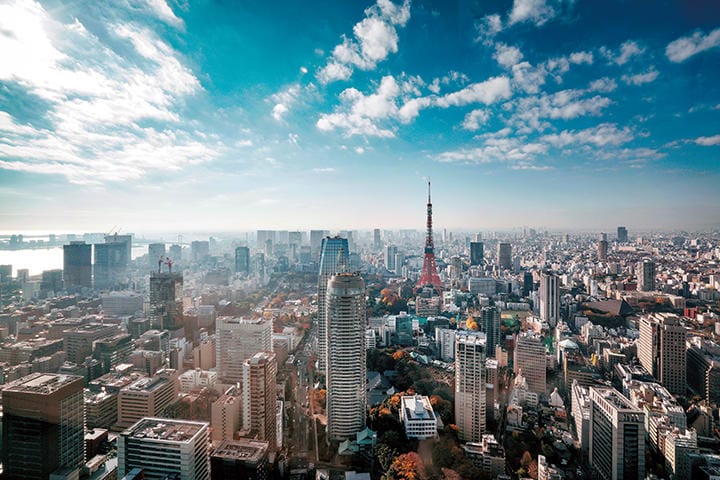 コロナ禍の中で東京の不動産市場への投資額が世界トップに　EASYTURN/ISTOCK.