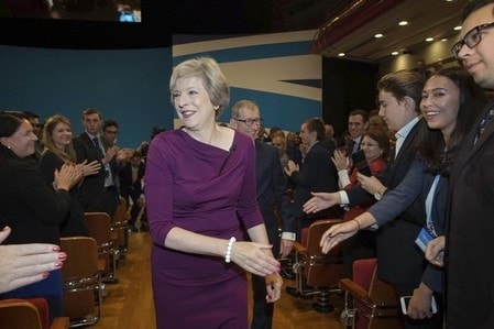 　１０月５日、メイ英首相は中銀が金融危機後に導入した低金利やＱＥなどの異例の措置はマイナスの副作用があり、成長促進に向けた新たな方策を模索する時期が来たとの認識を示した（２０１６年　ロイター／Stefan Rousseau）