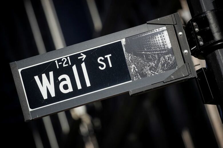 写真はニューヨーク市の金融街。2021年11月、米ニューヨーク市で撮影。 REUTERS/Brendan McDermid