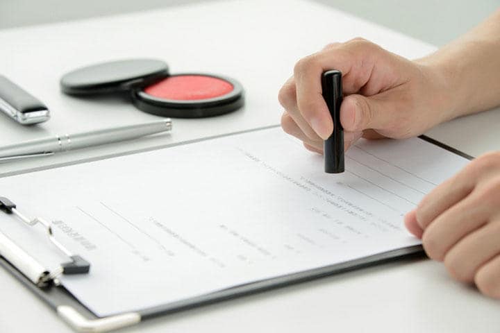 ハンコをなくしても紙が残ってしまっては何にもならない　takasuu/iStock.