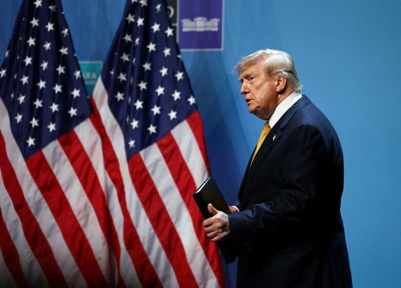 7月8日、トルコのアンカラで開催されたNATO首脳会談に合わせて記者会見するトランプ米大統領。 REUTERS/Stoyan Nenov