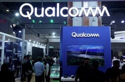 クアルコム、データセンター事業売上高3年で150億ドルに拡大へ