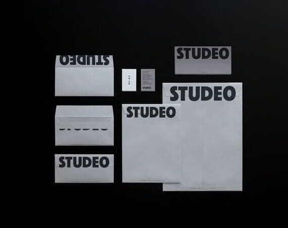STUDEOの名刺と封筒