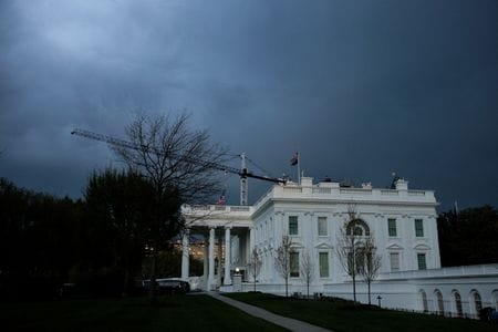 米ワシントンのホワイトハウス。４月１日撮影（２０２６年　ロイター/エヴァン・ヴッチ）