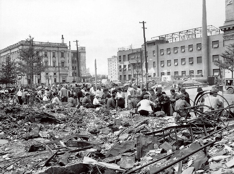焼け野原と化した東京　GALERIE BILDERWELT／GETTY IMAGES (TOKYO)