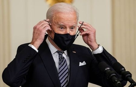 　３月１５日、バイデン米大統領（写真）は、自身が提案した１兆９０００億ドル規模の新型コロナウイルス追加経済対策が先週成立したことを受け、対策に盛り込まれた各世帯向けの給付金について国民に説明し、コロナワクチン接種を約束する全国キャンペーンを開始した。写真はワシントンで撮影（２０２１年　ロイター／Kevin Lamarque）