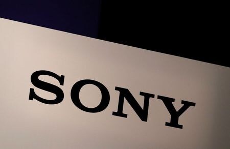 　非営利団体ＣＤＰは、世界の企業を対象に気候変動に関する情報開示や活動に基づいてランク付けした報告書を出した。最高評価であるＡリスト企業にはソニー、マイクロソフトなどが選ばれた。写真はソニーのロゴ。２０１７年１１月、都内で撮影（２０２０年　ロイター／Kim Kyung-Hoon）