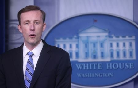 米国のサリバン大統領補佐官（国家安全保障担当）は２３日、政治および治安ルートを通じ、アフガニスタンを制圧したイスラム主義組織タリバンと毎日対話を続けていると明らかにした。写真はサリバン氏（２０２１年　ロイター/Leah Millis）