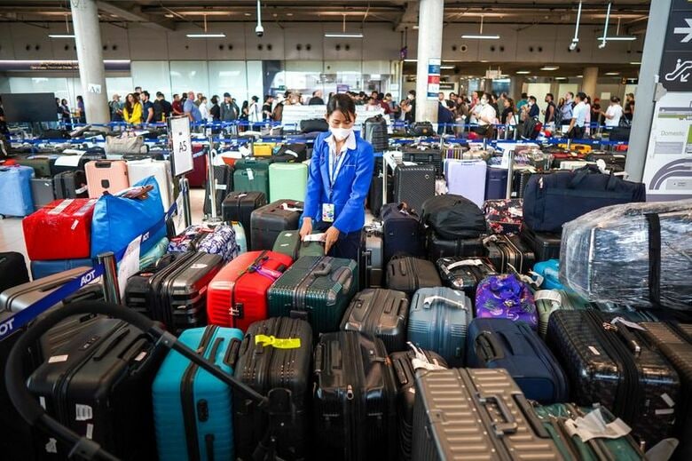 写真は29日、タイの首都バンコクにあるスワンナプーム国際空港で撮影。 REUTERS/Athit Perawongmetha