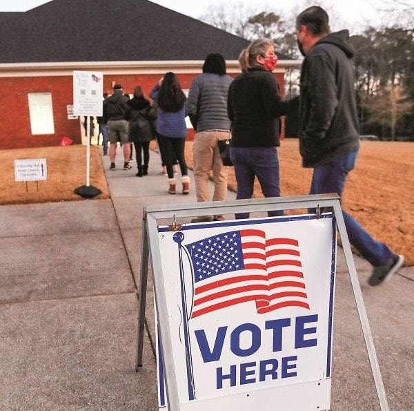 実際には個人の選択や解放的な価値観への支持率は上昇傾向にある（米ジョージア州）　MIKE SEGAR－REUTERS