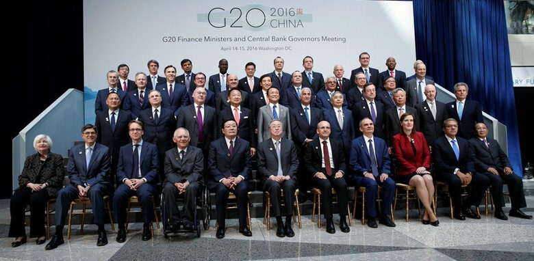 ４月１６日、米ワシントンで開かれていた２０カ国・地域（Ｇ２０）財務相・中央銀行総裁会議が１５日（日本時間１６日）閉幕し、前回２月の上海会合同様に、各国が財政・金融・成長戦略をフル出動し停滞しつつある世界経済の成長を確保するとの共同声明を採択した。（２０１６年　ロイター/Kevin Lamarque）