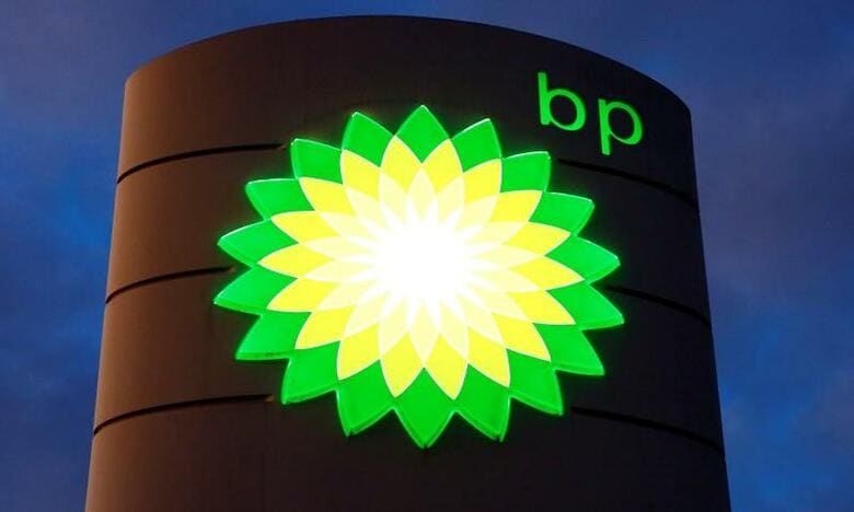 英エネルギー大手BPのブライアン・ギルバリー最高財務責任者（CFO）は、北海ブレント原油価格が1バレル＝60ドル付近にあるが、短期的には米中貿易戦争の影響で下落する可能性の方が大きいとの見解を示した。写真はスイスのクローテンで2017年10月撮影（2019年　ロイター/Arnd Wiegmann）