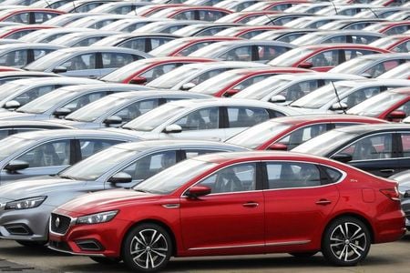 ８月１１日、中国汽車工業協会（ＣＡＡＭ）のデータによると、７月の国内自動車販売は卸売りベースで前年同月比１６．４％増の２１１万台となった。　写真は中国の連雲港で２０１９年１０月撮影（２０２０年　ロイター）