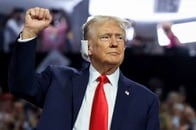 「神に祝福された候補」とトランプ支持者...死を免れて神格化に懸念も