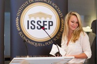 「極右」官僚養成機関に志願する若者たち　フランスで物議をかもす「学長」は美しすぎる28歳