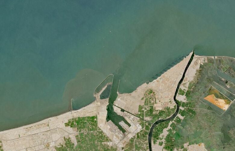 写真はエジプト北部ダミエッタ港。7月28日提供。European Union/Copernicus Sentinel-2/Handout via REUTERS