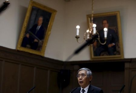 　３月４日、日銀の黒田東彦総裁は、参院予算委で、物価安定目標の実現に向けて必要と判断すれば「量・質・金利の３次元で対応をとる」と述べた。写真は２月撮影（２０１６年　ロイター／Toru Hanai）