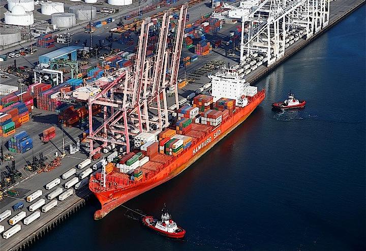 米政府は、中国からの2000億ドル相当の輸入品に対する関税を10％から25％に引き上げた。写真はワシントン州シアトルで3月撮影（2019年　ロイター／Lindsey Wasson）